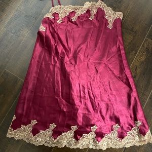 Beautiful vintage slip dress, jones New York.